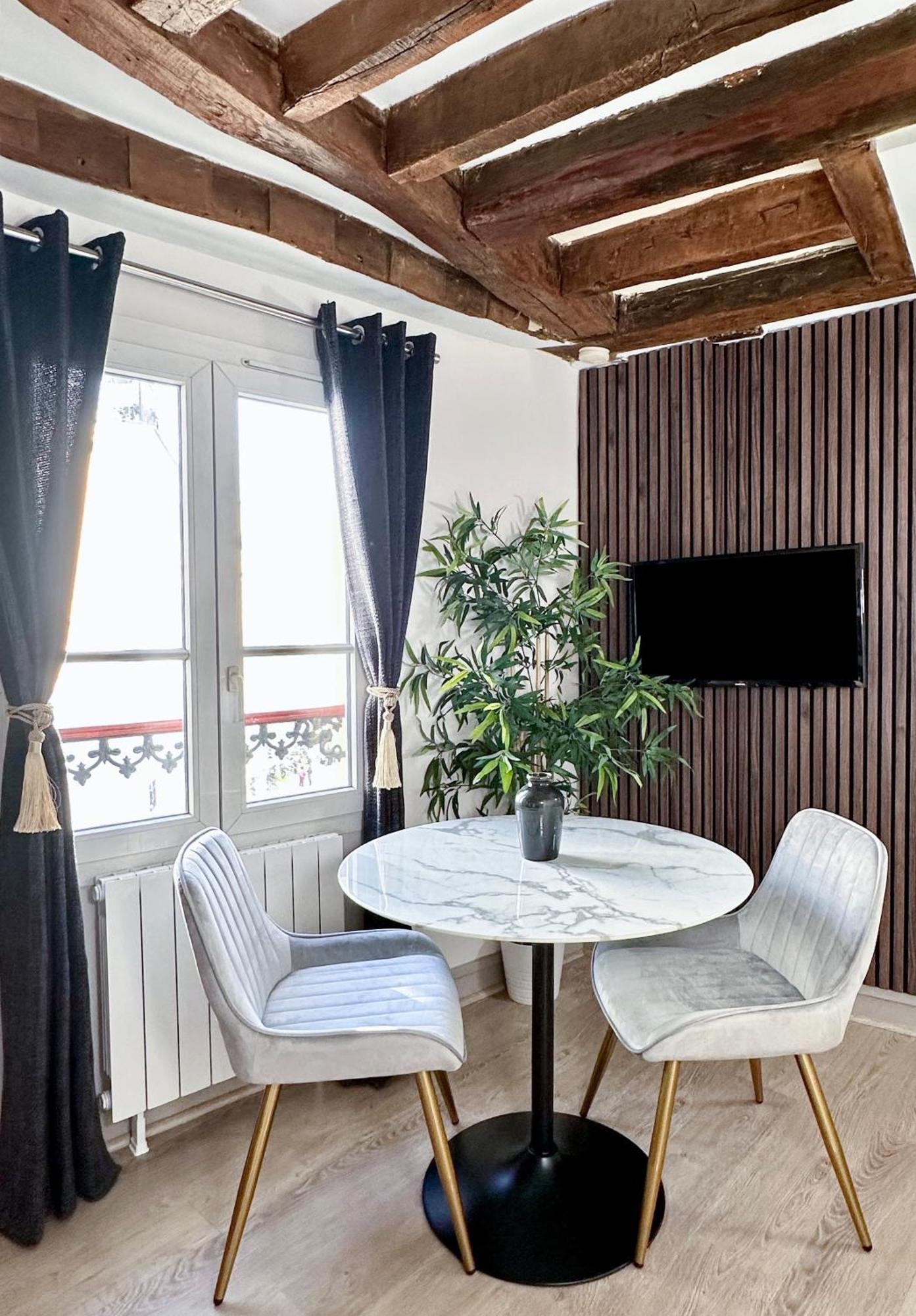 パリChic Flat In Pantheon & Luxembourg Gardenアパートメント エクステリア 写真